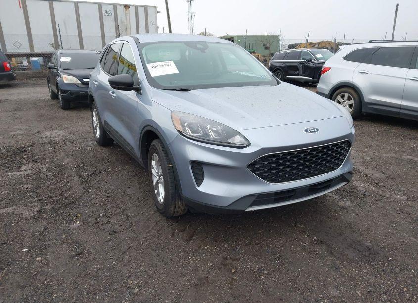 2022 Ford Escape SE (VIN 1FMCU9G64NUA77630) main photo