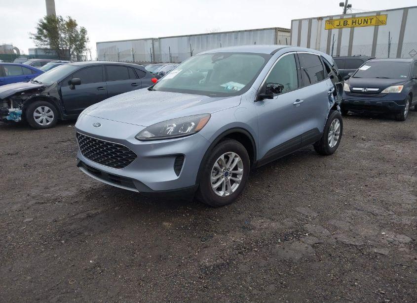 Photo 2 of 2022 Ford Escape SE (VIN 1FMCU9G64NUA77630)