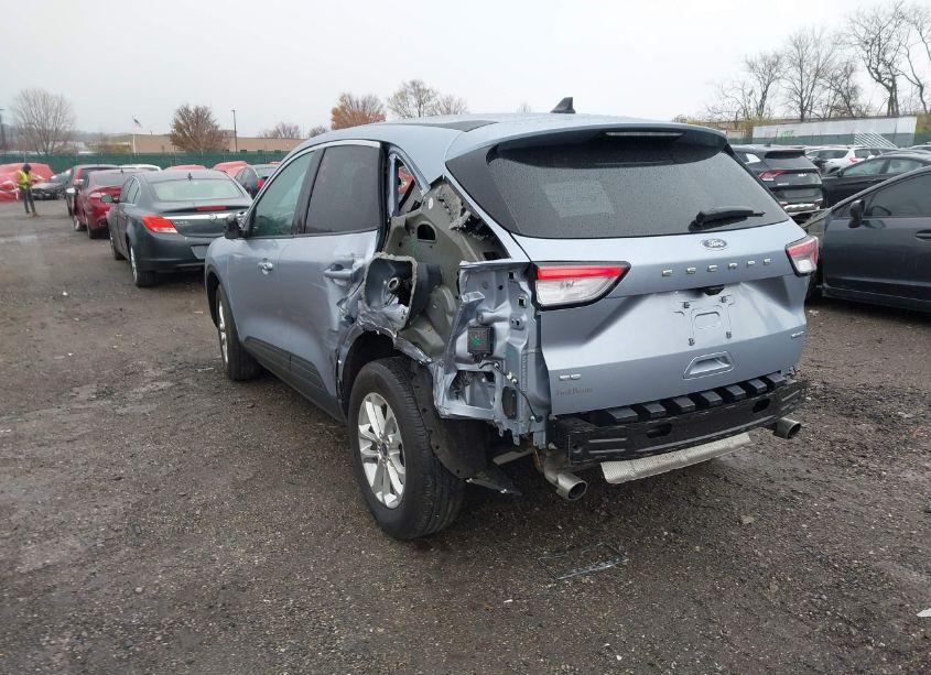 Photo 3 of 2022 Ford Escape SE (VIN 1FMCU9G64NUA77630)
