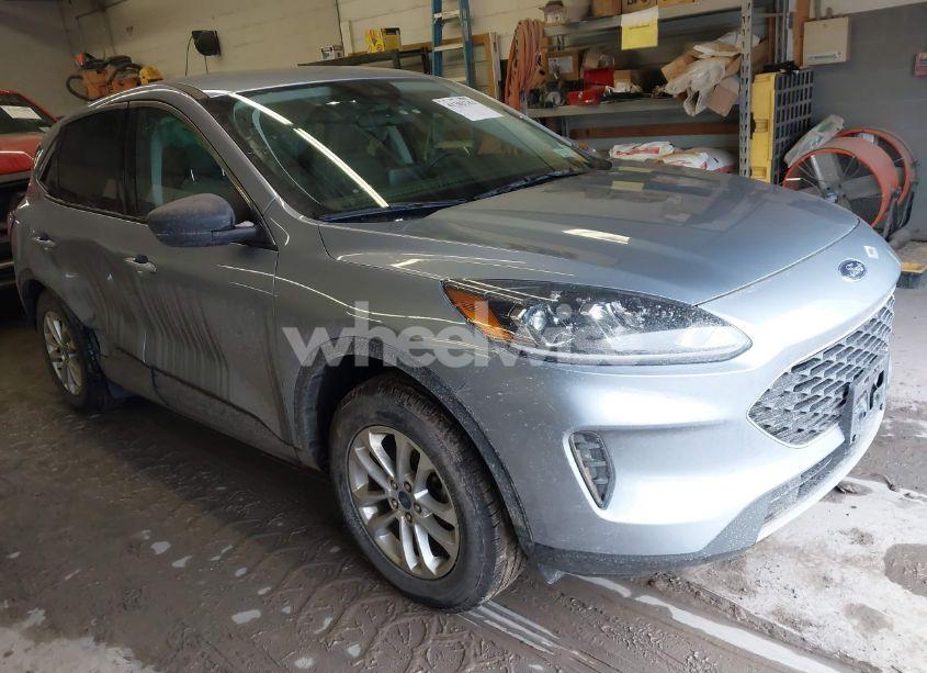 2022 Ford Escape SE (VIN 1FMCU9G64NUB10223) main photo
