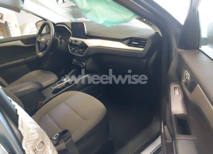 Photo 5 of 2022 Ford Escape SE (VIN 1FMCU9G64NUB10223)