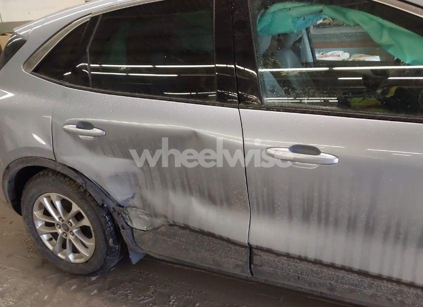 Photo 6 of 2022 Ford Escape SE (VIN 1FMCU9G64NUB10223)