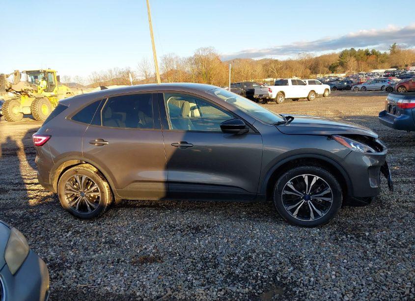 Photo 13 of 2022 Ford Escape SE (VIN 1FMCU9G64NUB94334)