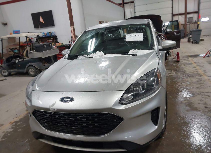 Photo 12 of 2020 Ford Escape SE (VIN 1FMCU9G65LUA26487)