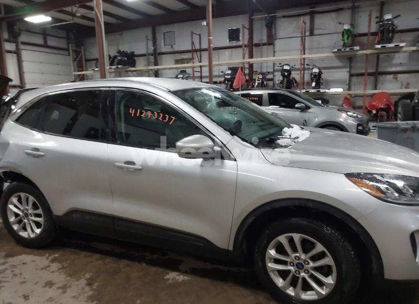 Photo 13 of 2020 Ford Escape SE (VIN 1FMCU9G65LUA26487)