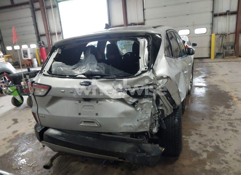 Photo 16 of 2020 Ford Escape SE (VIN 1FMCU9G65LUA26487)