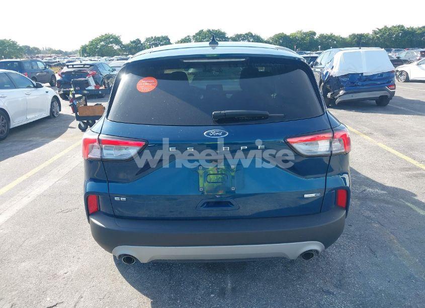 Photo 16 of 2020 Ford Escape SE (VIN 1FMCU9G65LUA30832)
