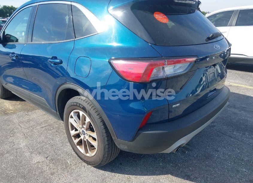 Photo 17 of 2020 Ford Escape SE (VIN 1FMCU9G65LUA30832)