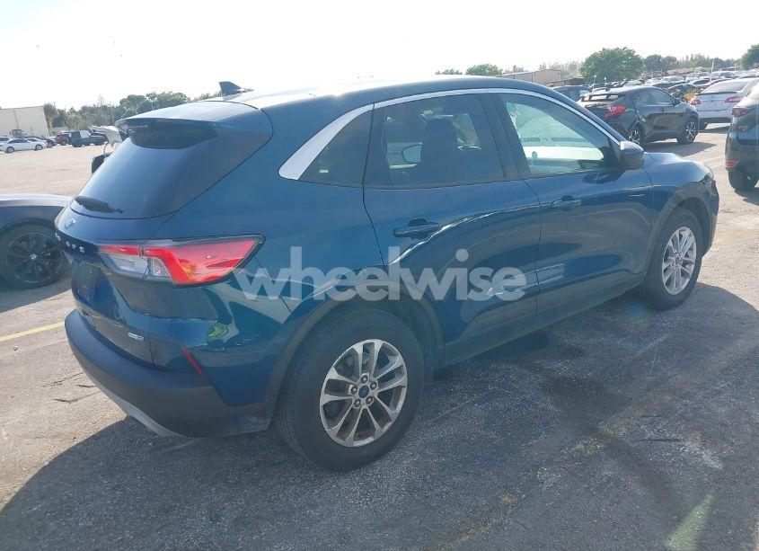 Photo 4 of 2020 Ford Escape SE (VIN 1FMCU9G65LUA30832)