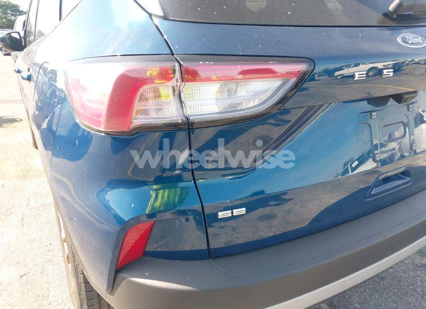 Photo 6 of 2020 Ford Escape SE (VIN 1FMCU9G65LUA30832)