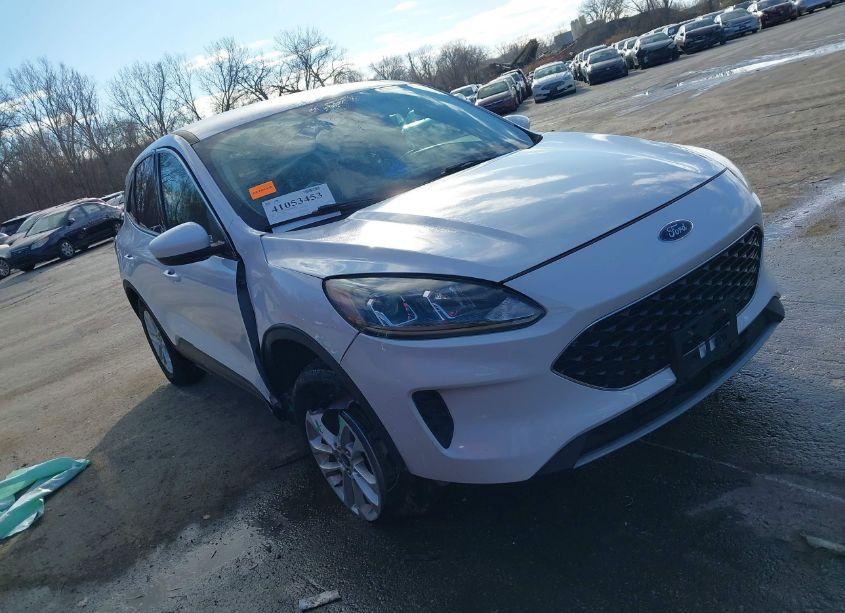 2020 Ford Escape SE (VIN 1FMCU9G65LUA33388) main photo