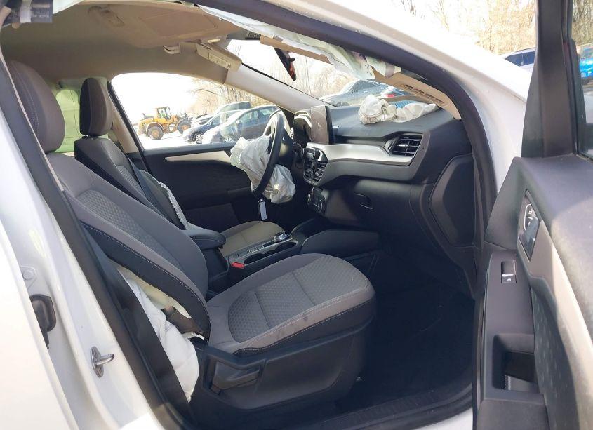 Photo 5 of 2020 Ford Escape SE (VIN 1FMCU9G65LUA33388)