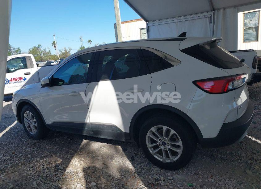 Photo 14 of 2020 Ford Escape SE (VIN 1FMCU9G65LUA37862)