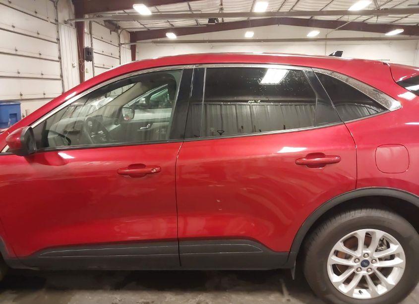 Photo 15 of 2020 Ford Escape SE (VIN 1FMCU9G65LUA38834)
