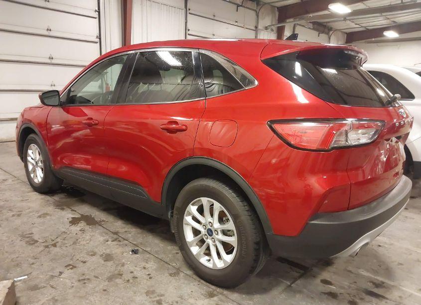 Photo 3 of 2020 Ford Escape SE (VIN 1FMCU9G65LUA38834)