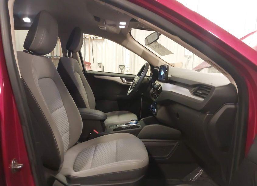 Photo 5 of 2020 Ford Escape SE (VIN 1FMCU9G65LUA38834)