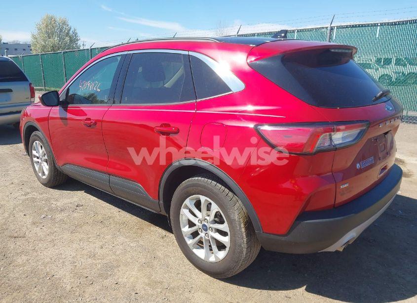 Photo 3 of 2020 Ford Escape SE (VIN 1FMCU9G65LUA45282)