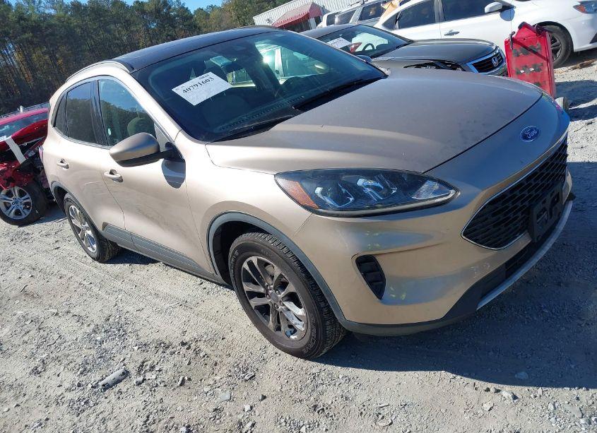 2020 Ford Escape SE (VIN 1FMCU9G65LUA82610) main photo