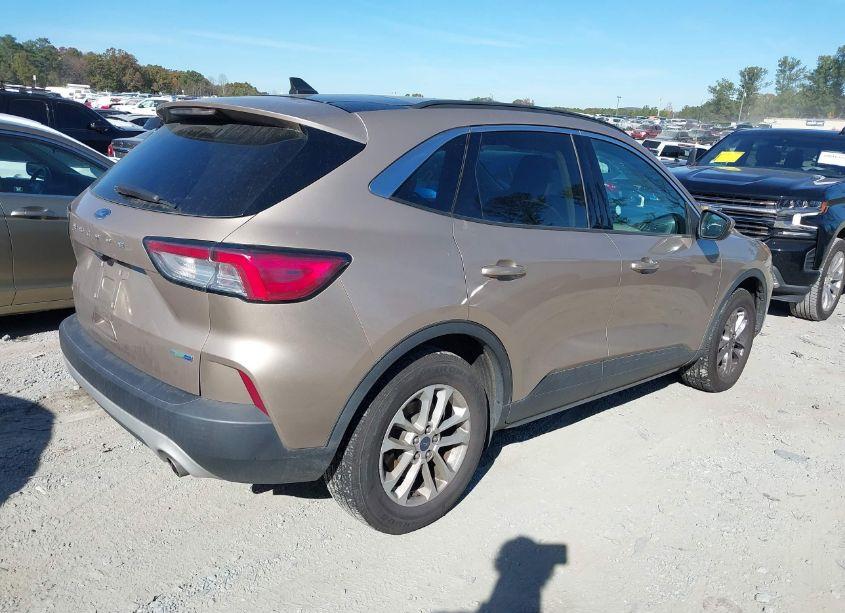 Photo 4 of 2020 Ford Escape SE (VIN 1FMCU9G65LUA82610)