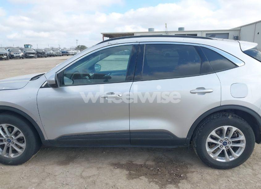 Photo 14 of 2020 Ford Escape SE (VIN 1FMCU9G65LUB23480)