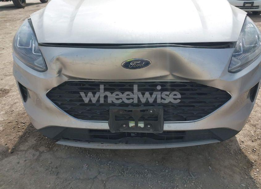 Photo 6 of 2020 Ford Escape SE (VIN 1FMCU9G65LUB23480)