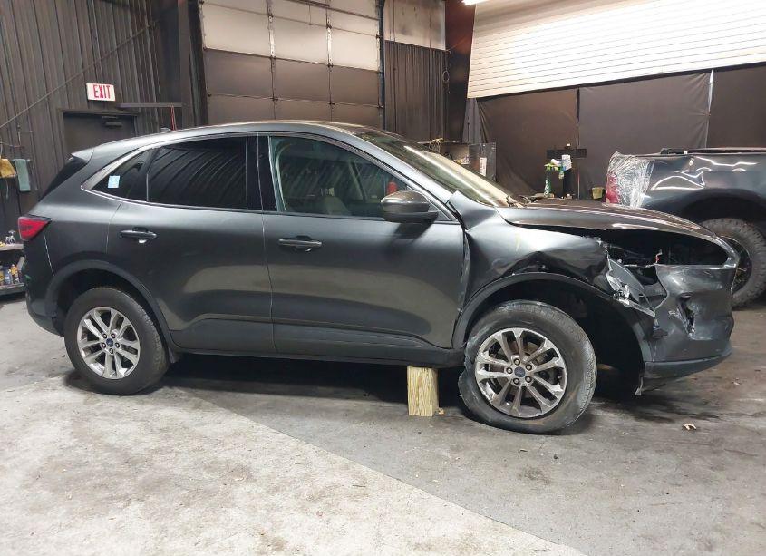 Photo 14 of 2020 Ford Escape SE (VIN 1FMCU9G65LUB37296)