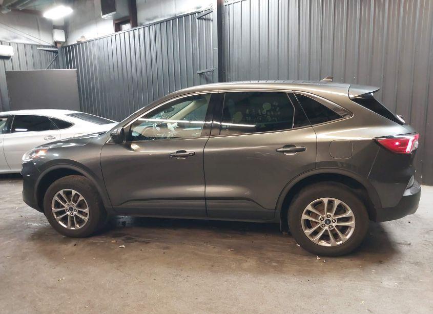 Photo 15 of 2020 Ford Escape SE (VIN 1FMCU9G65LUB37296)