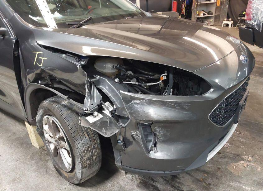 Photo 19 of 2020 Ford Escape SE (VIN 1FMCU9G65LUB37296)