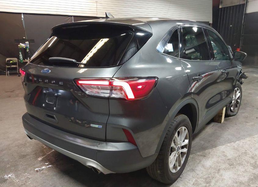 Photo 4 of 2020 Ford Escape SE (VIN 1FMCU9G65LUB37296)