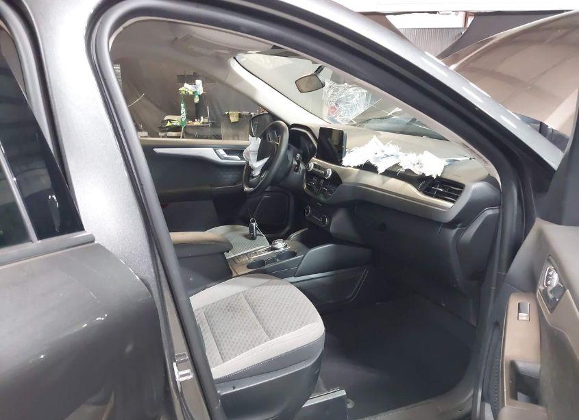 Photo 5 of 2020 Ford Escape SE (VIN 1FMCU9G65LUB37296)