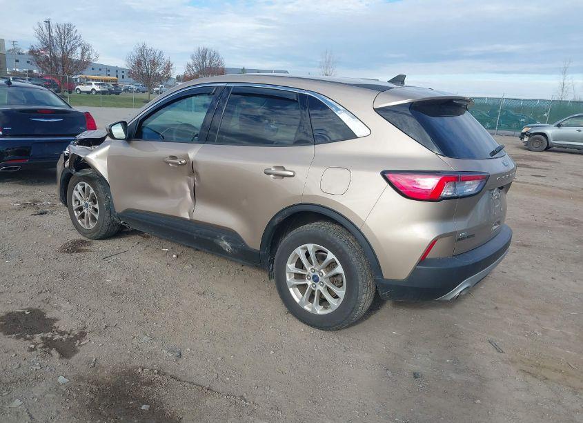 Photo 3 of 2020 Ford Escape SE (VIN 1FMCU9G65LUC32408)