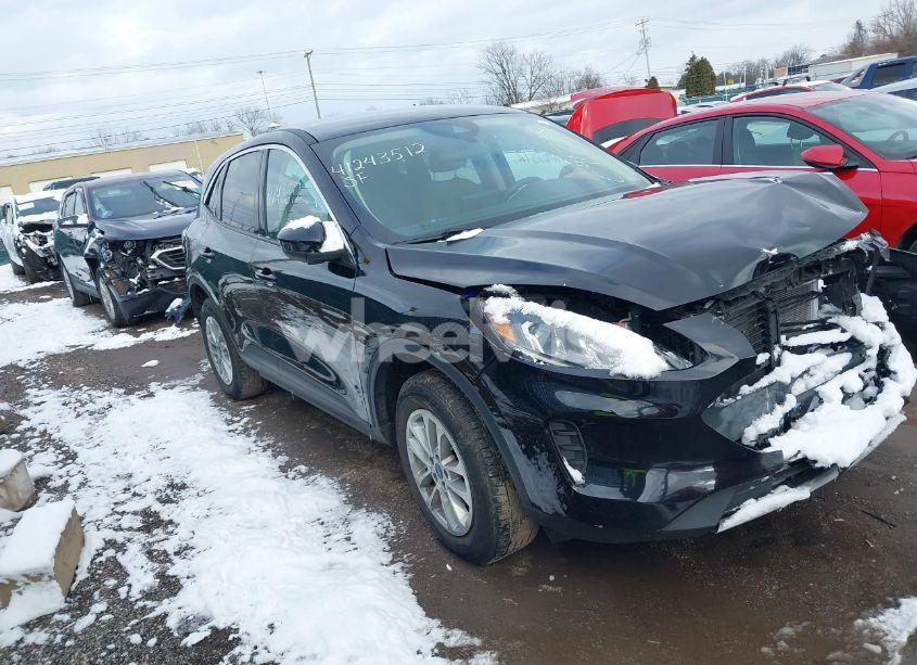 Photo 13 of 2020 Ford Escape SE (VIN 1FMCU9G65LUC41738)