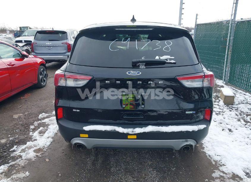 Photo 16 of 2020 Ford Escape SE (VIN 1FMCU9G65LUC41738)
