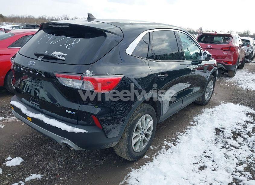 Photo 4 of 2020 Ford Escape SE (VIN 1FMCU9G65LUC41738)