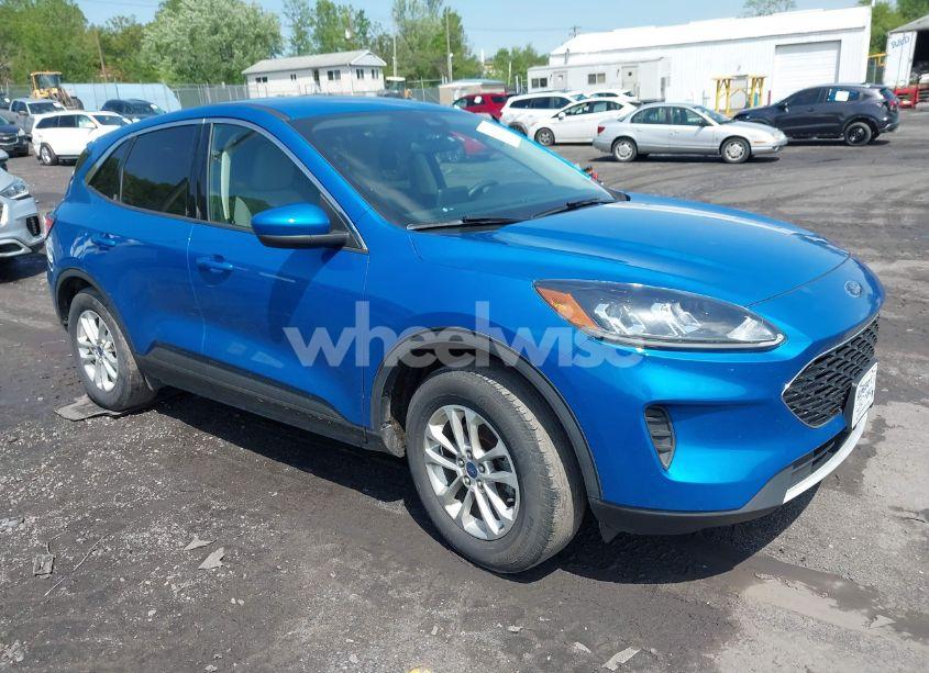 2020 Ford Escape SE (VIN 1FMCU9G65LUC68793) main photo