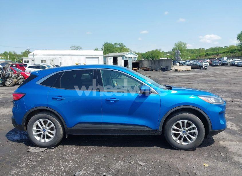 Photo 13 of 2020 Ford Escape SE (VIN 1FMCU9G65LUC68793)