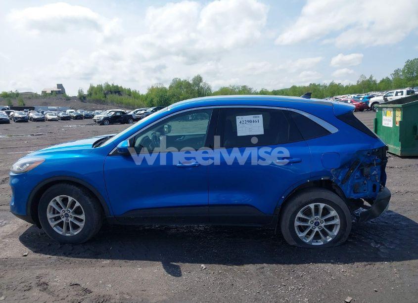 Photo 14 of 2020 Ford Escape SE (VIN 1FMCU9G65LUC68793)