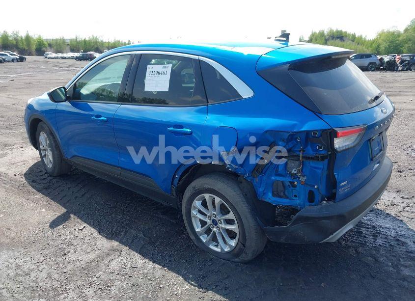 Photo 3 of 2020 Ford Escape SE (VIN 1FMCU9G65LUC68793)