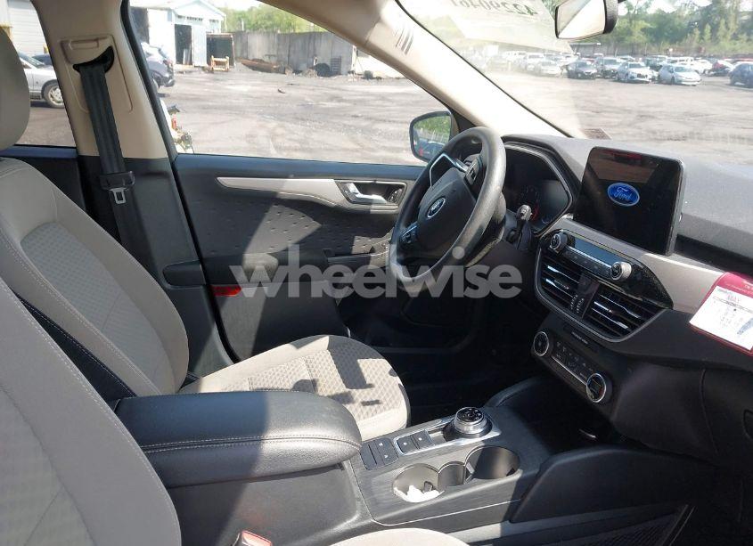 Photo 5 of 2020 Ford Escape SE (VIN 1FMCU9G65LUC68793)