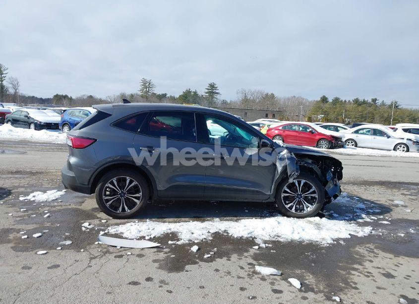 Photo 13 of 2021 Ford Escape SE (VIN 1FMCU9G65MUA16155)