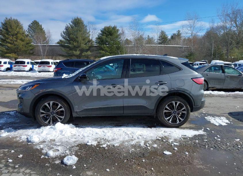 Photo 14 of 2021 Ford Escape SE (VIN 1FMCU9G65MUA16155)