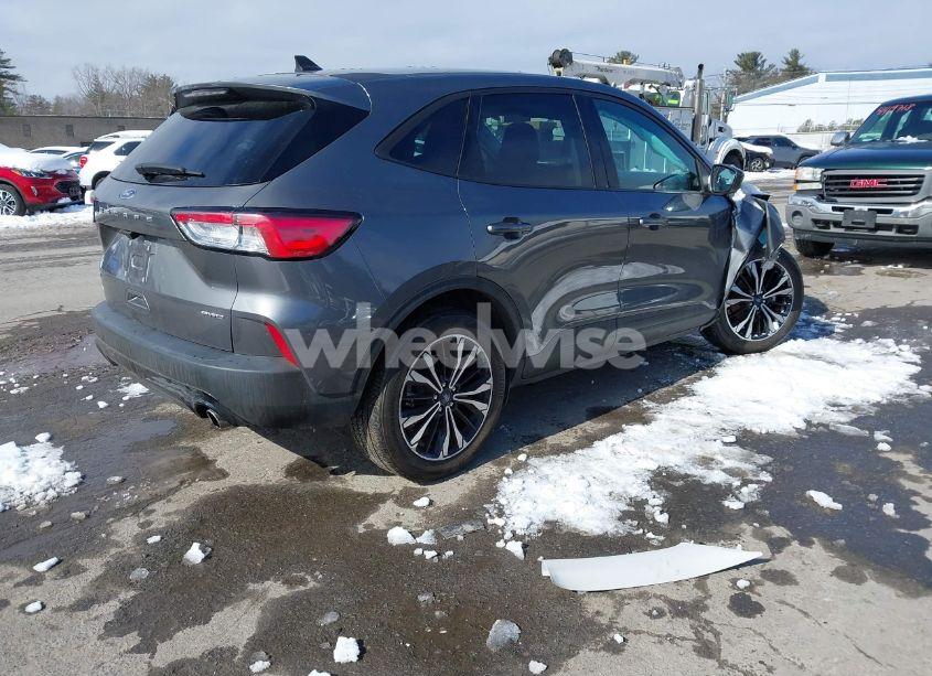 Photo 4 of 2021 Ford Escape SE (VIN 1FMCU9G65MUA16155)