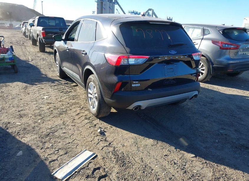 Photo 3 of 2021 Ford Escape SE (VIN 1FMCU9G65MUA25535)