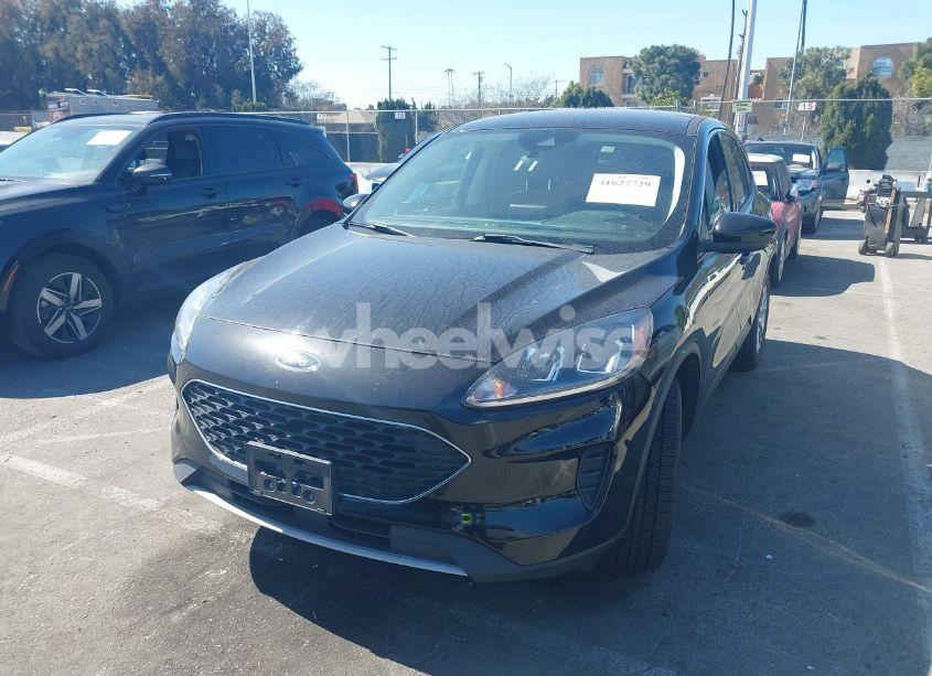 Photo 2 of 2021 Ford Escape SE (VIN 1FMCU9G65MUA38057)