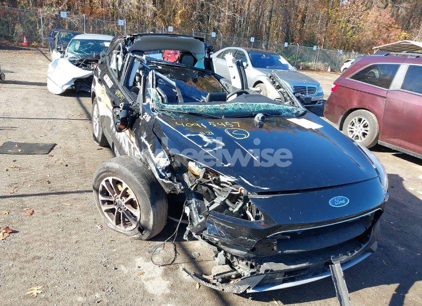 Photo 6 of 2021 Ford Escape SE (VIN 1FMCU9G65MUA96976)