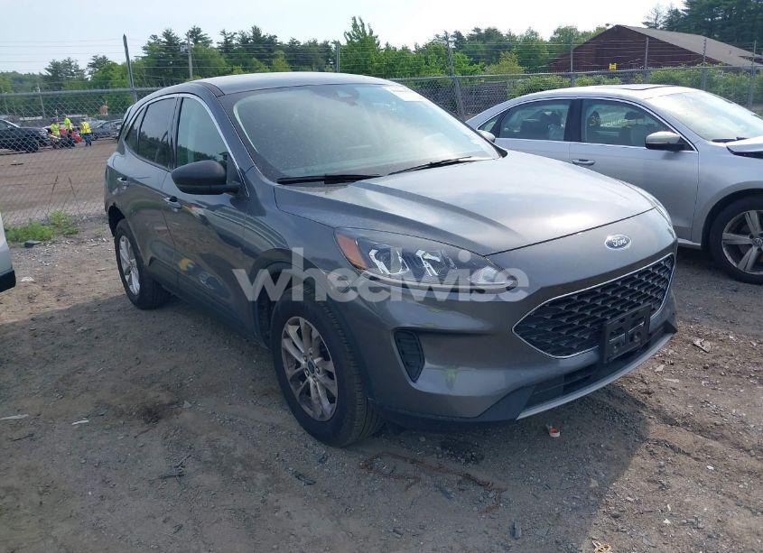 2022 Ford Escape SE (VIN 1FMCU9G65NUA37539) main photo