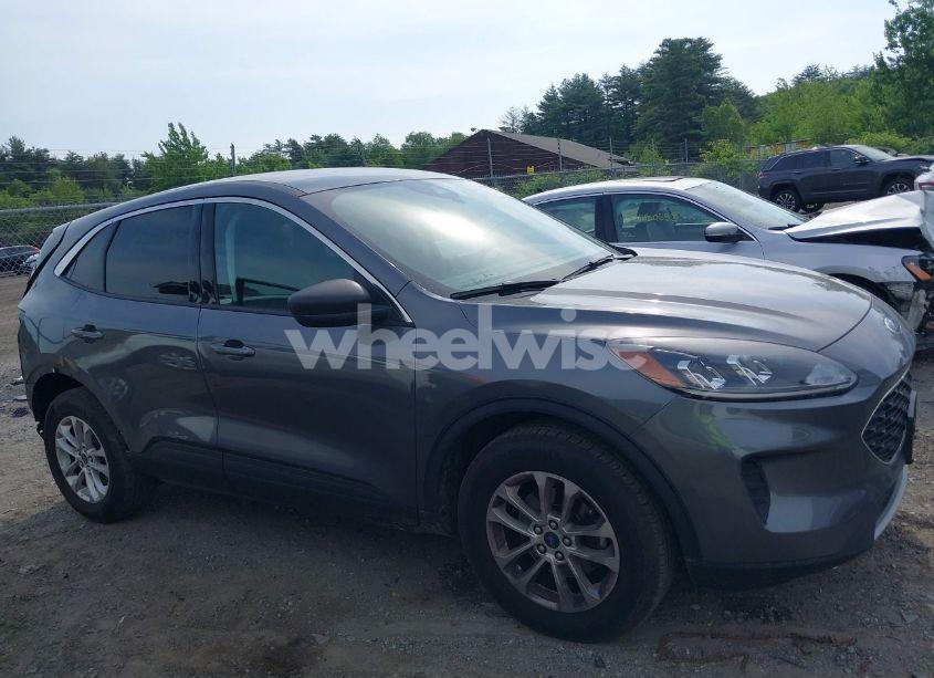 Photo 14 of 2022 Ford Escape SE (VIN 1FMCU9G65NUA37539)