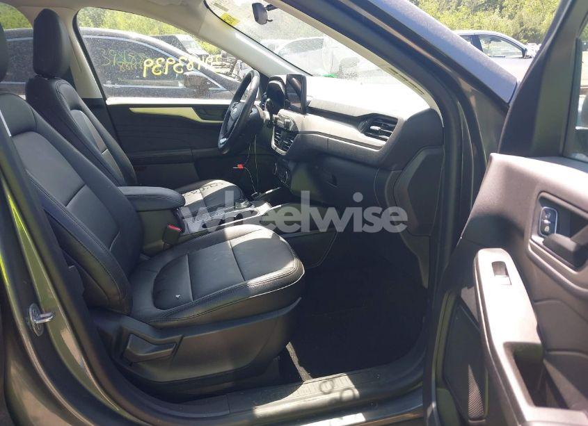 Photo 5 of 2022 Ford Escape SE (VIN 1FMCU9G65NUA37539)