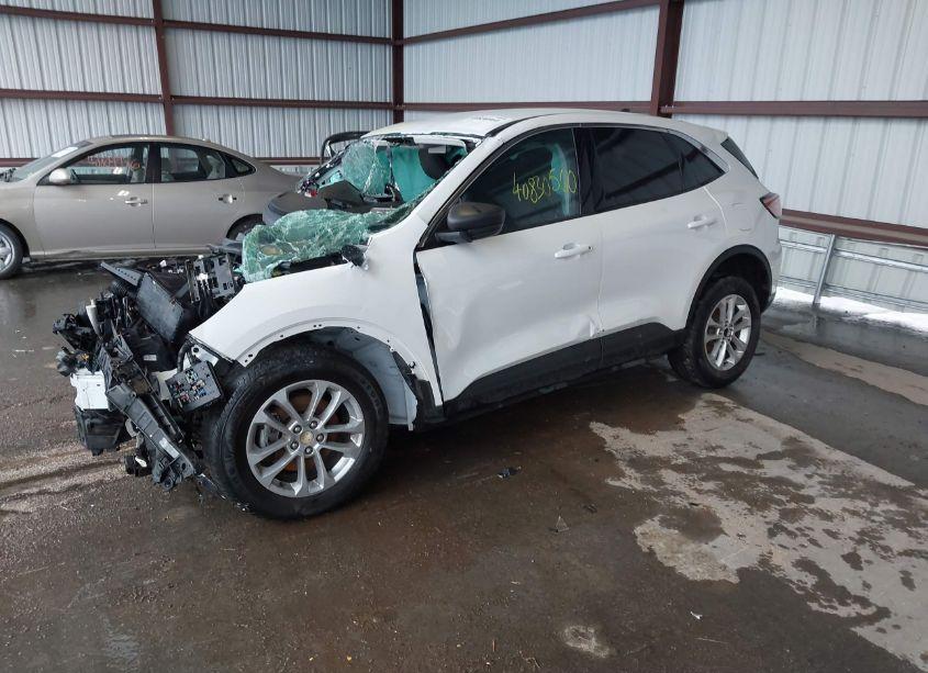 Photo 2 of 2022 Ford Escape SE (VIN 1FMCU9G65NUA60982)
