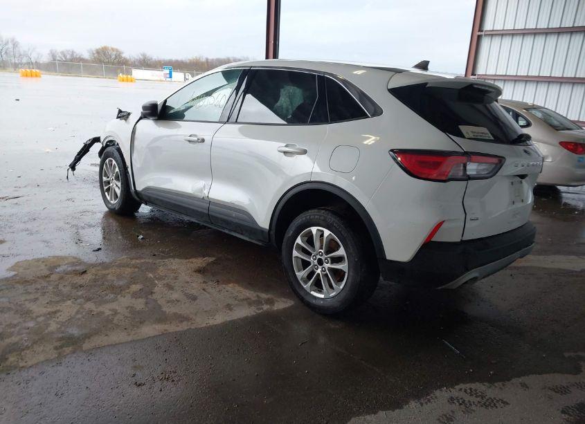 Photo 3 of 2022 Ford Escape SE (VIN 1FMCU9G65NUA60982)